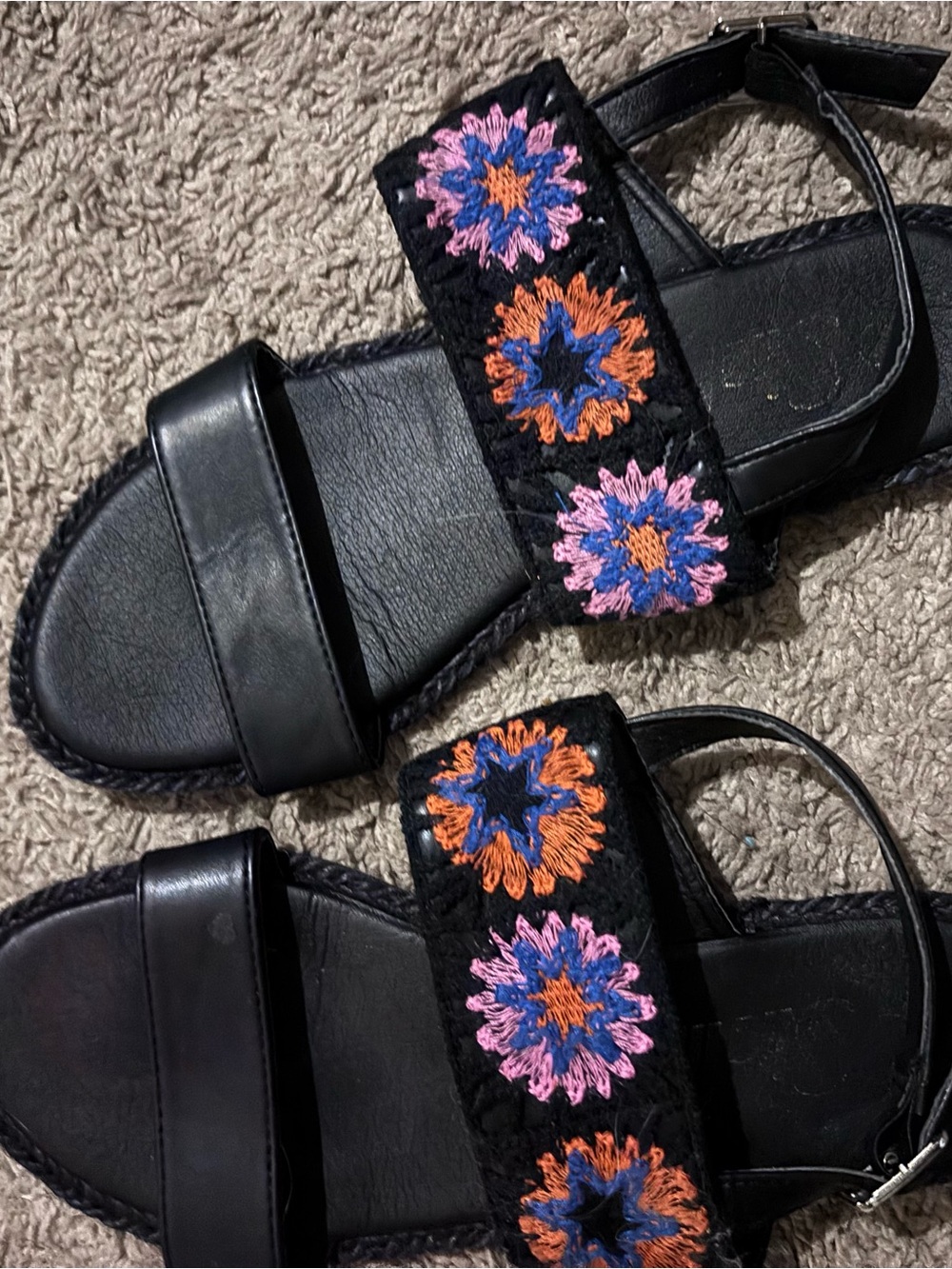 Black Embroidered Floral Strap Women's Sandals size 8